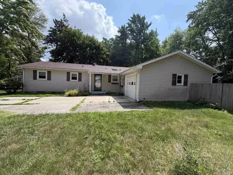 1413 Dilloway, Midland, MI 48640