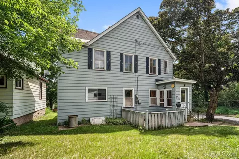 Exterior - 326 W Barnum, Ishpeming, MI 49849 photo 4 of 4