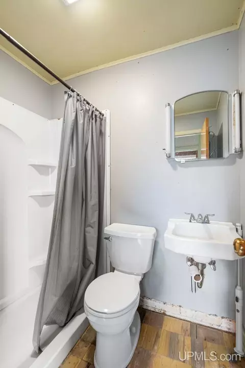 Bath - 326 W Barnum, Ishpeming, MI 49849 photo 2 of 2