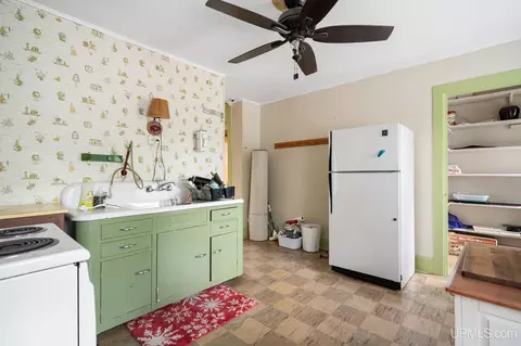 Kitchen - 326 W Barnum, Ishpeming, MI 49849 photo 5 of 5