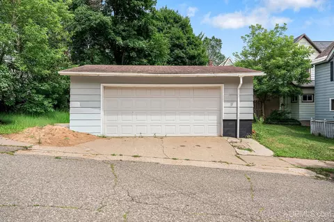 Exterior - 326 W Barnum, Ishpeming, MI 49849 photo 3 of 4