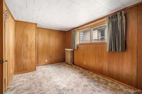 Bedroom - 326 W Barnum, Ishpeming, MI 49849 photo 4 of 6