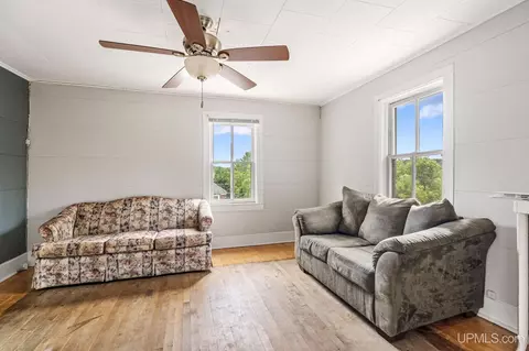Living - 326 W Barnum, Ishpeming, MI 49849 photo 3 of 4