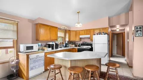 Kitchen - 4355 M, Escanaba, MI 49829 photo 2 of 2