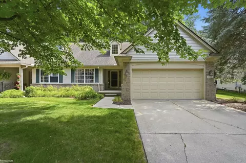 183 Four Seasons, Lake Orion, MI 48360