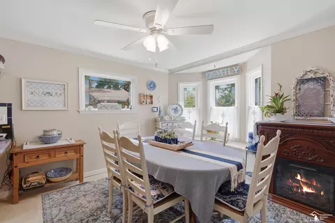 Dining - 26396 Sibley, Romulus, MI 48174 photo 2 of 3