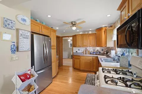 Kitchen - 26396 Sibley, Romulus, MI 48174 photo 3 of 5