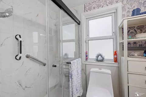 Bath - 26396 Sibley, Romulus, MI 48174 photo 2 of 2
