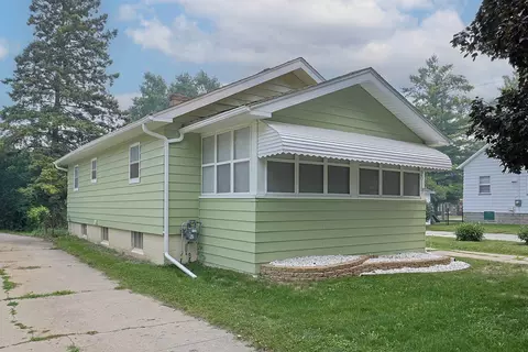 2016 Avon, Saginaw, MI 48602