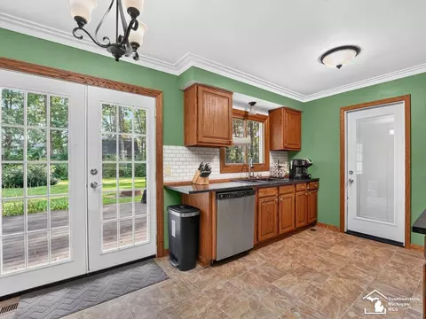 Kitchen - 2389 Devonshire, Temperance, MI 48182 photo 1 of 3