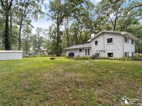 Exterior - 2389 Devonshire, Temperance, MI 48182 photo 4 of 4