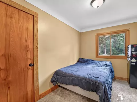 Bedroom - 2389 Devonshire, Temperance, MI 48182 photo 2 of 2