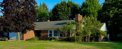 2220 Mckinley Ave, Bay City, MI 48708