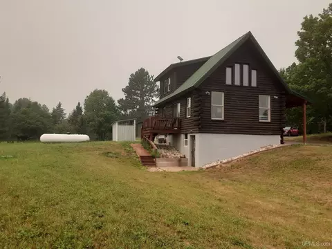 e6857 South Black River Road, Ironwood, MI 49938
