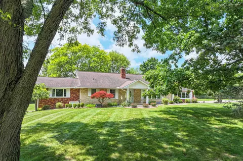 9422 S Saginaw, Grand Blanc, MI 48439