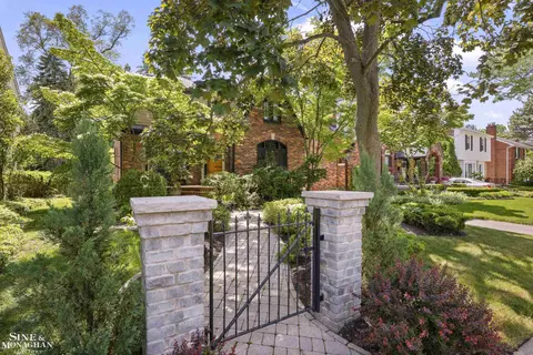 Exterior - 245 Ridgemont, Grosse Pointe Farms, MI 48236 photo 11 of 11