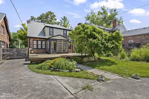 Exterior - 245 Ridgemont, Grosse Pointe Farms, MI 48236 photo 4 of 11