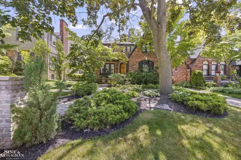 Exterior - 245 Ridgemont, Grosse Pointe Farms, MI 48236 photo 8 of 11