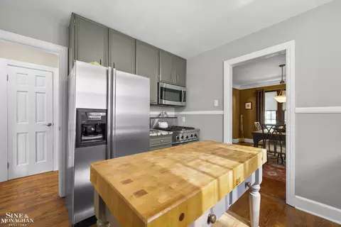 Kitchen - 245 Ridgemont, Grosse Pointe Farms, MI 48236 photo 4 of 4