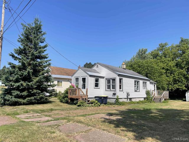 230 W Ash, Ironwood, MI 49938