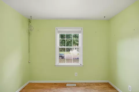 Bedroom - 4808 Beta, Flint, MI 48506 photo 5 of 6
