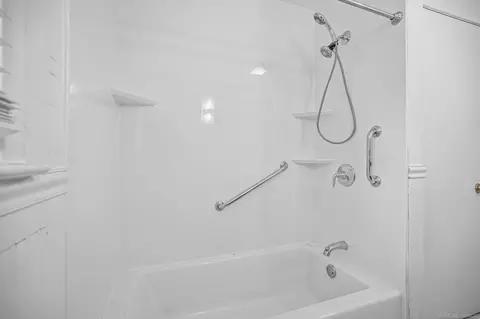 Bath - 4808 Beta, Flint, MI 48506 photo 2 of 3