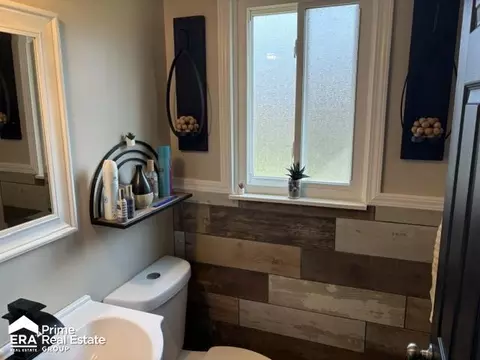 Bath - 5521 Meadowcrest, Flint, MI 48532 photo 1 of 2