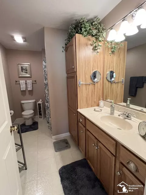 Bath - 1644 Spruce, Temperance, MI 48182 photo 1 of 2