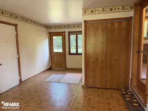 Entry Way - 6508 Chicago, Flushing, MI 48433 photo 1 of 1