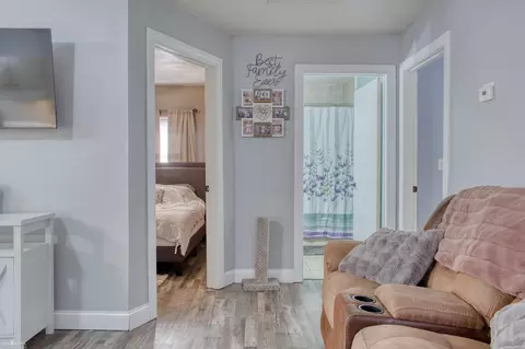 Entry Way - 4802 4802 12 Ml, Bancroft, MI 48414 photo 4 of 5
