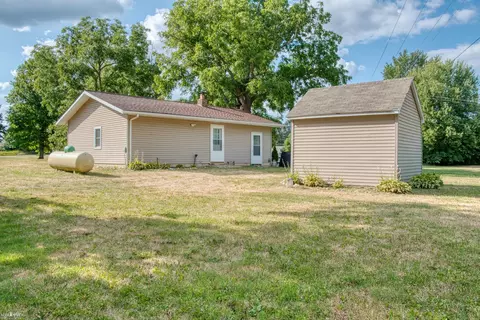 Exterior - 4802 4802 12 Ml, Bancroft, MI 48414 photo 3 of 9