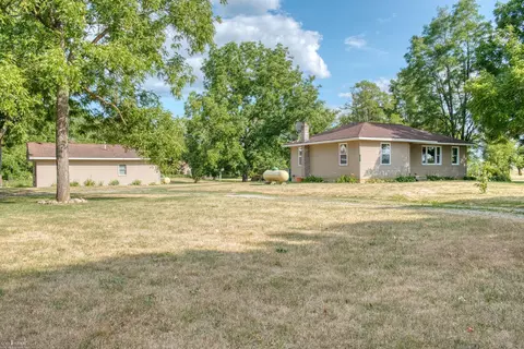 Exterior - 4802 4802 12 Ml, Bancroft, MI 48414 photo 7 of 9