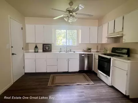 Kitchen - 1275 Ruby Ann, Saginaw, MI 48601 photo 1 of 2