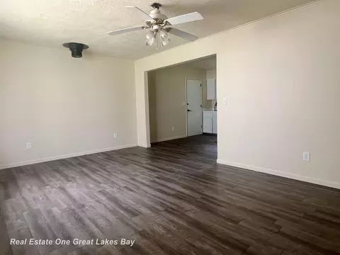 Living - 1275 Ruby Ann, Saginaw, MI 48601 photo 1 of 3