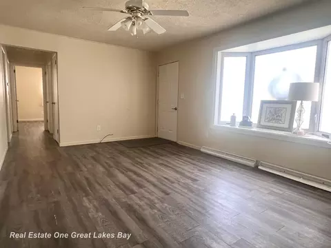 Living - 1275 Ruby Ann, Saginaw, MI 48601 photo 3 of 3