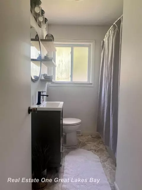 Bath - 1275 Ruby Ann, Saginaw, MI 48601 photo 1 of 1