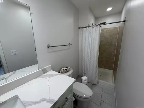 Bath - 47066 Sanborn, Macomb, MI 48044 photo 3 of 5
