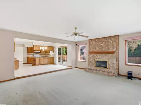 Living - 16730 Tower, Macomb, MI 48044 photo 9 of 12