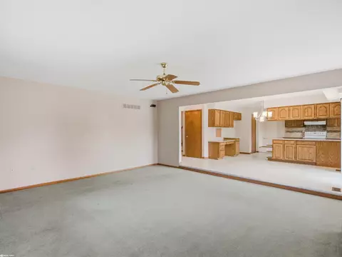 Living - 16730 Tower, Macomb, MI 48044 photo 10 of 12
