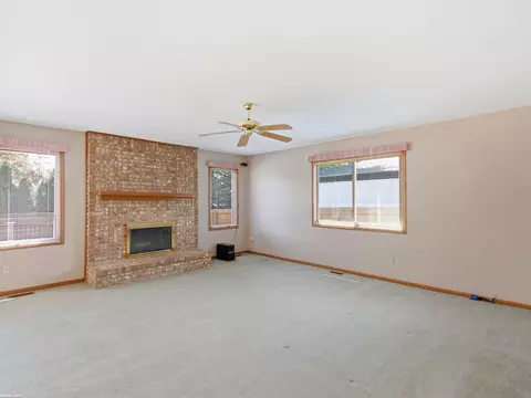Living - 16730 Tower, Macomb, MI 48044 photo 8 of 12