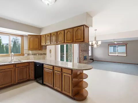 Kitchen - 16730 Tower, Macomb, MI 48044 photo 3 of 5