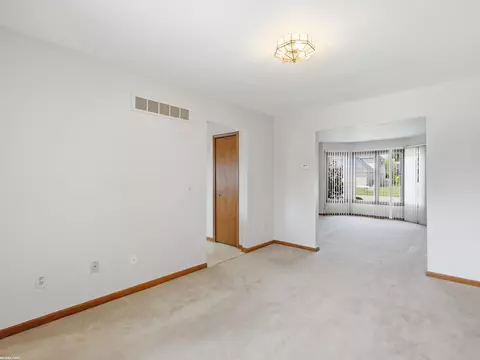 Living - 16730 Tower, Macomb, MI 48044 photo 5 of 12