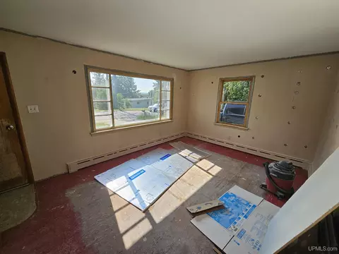 Living - 155 Stoneville, Ishpeming, MI 49849 photo 1 of 2