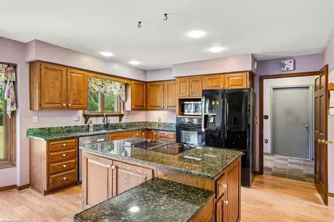 Kitchen - 1405 Mckail, Leonard, MI 48367 photo 4 of 7