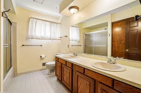 Bath - 1405 Mckail, Leonard, MI 48367 photo 3 of 3