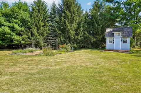 Exterior - 1405 Mckail, Leonard, MI 48367 photo 8 of 10