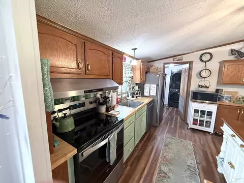 Kitchen - 1300 Wetherby, Jackson, MI 49201 photo 2 of 4