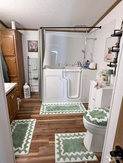 Bath - 1300 Wetherby, Jackson, MI 49201 photo 2 of 4