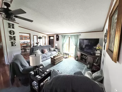Living - 1300 Wetherby, Jackson, MI 49201 photo 2 of 3