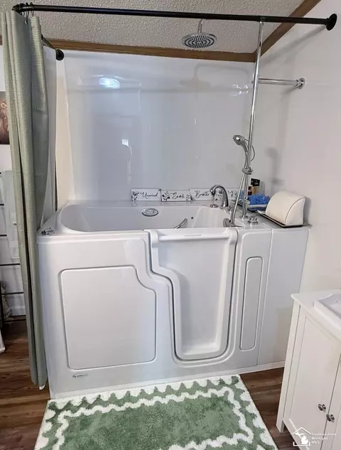 Bath - 1300 Wetherby, Jackson, MI 49201 photo 3 of 4